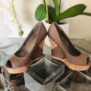 BCBGENERATION Dress Shoes.High platform 5”